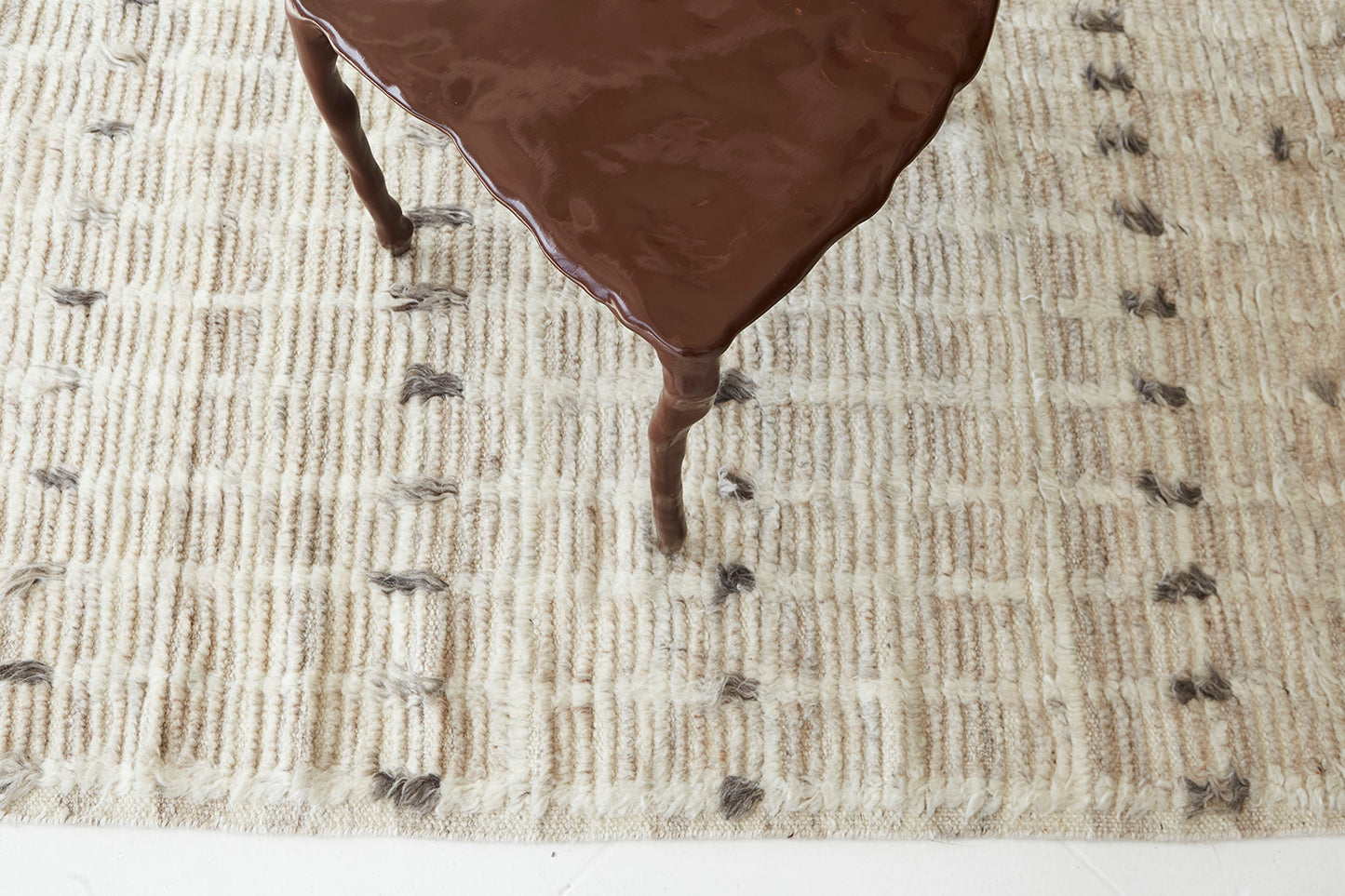 Modern Rug Image 759 Amihan, Sahara Collection 29298