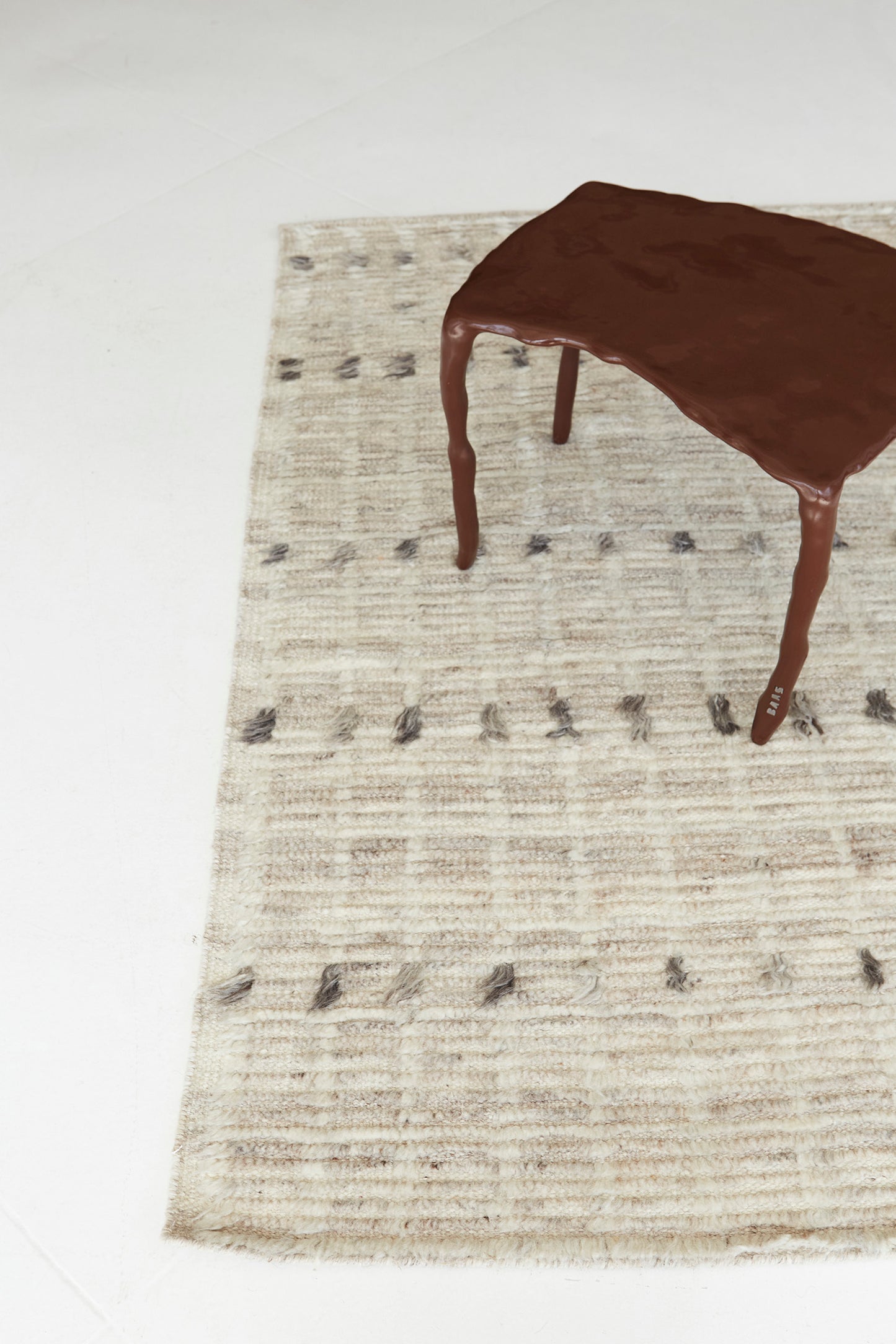 Modern Rug Image 761 Amihan, Sahara Collection 29298