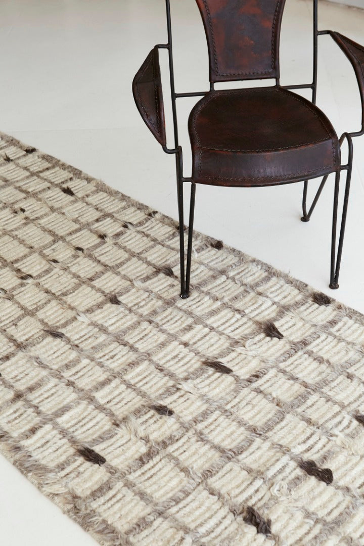 Modern Rug Image 625 Amihan Runner, Sahara Collection 29307