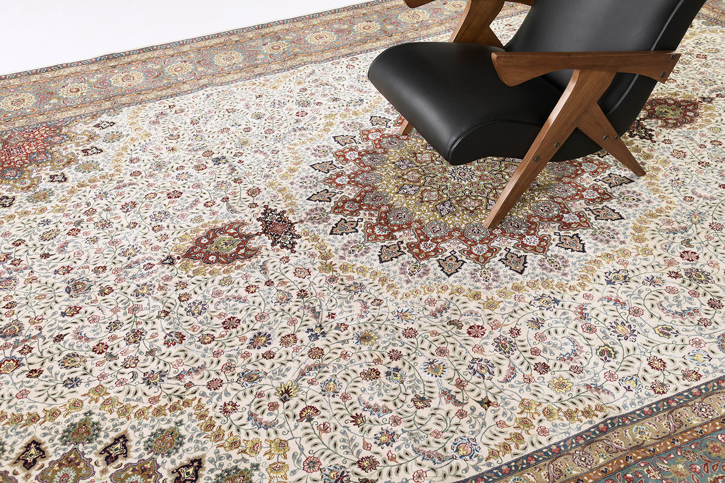 Persian Rug 2622 Fine Persian Tabriz Rug 29324