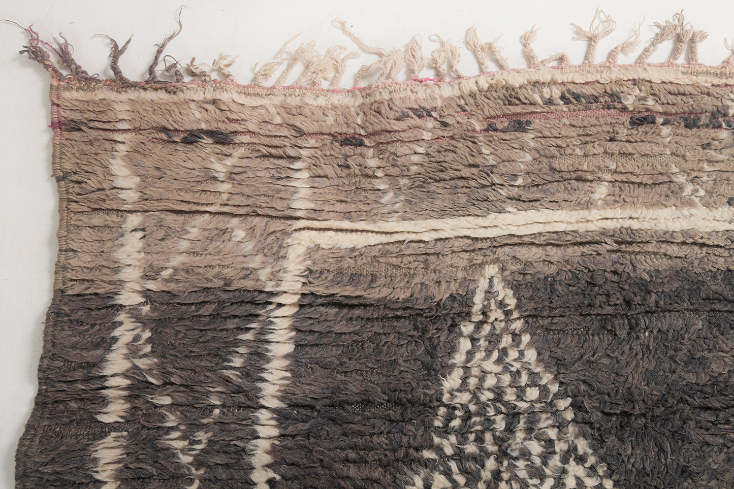 Modern Rug Image 12890 Vintage Moroccan Beni M'Guild Tribe Rug