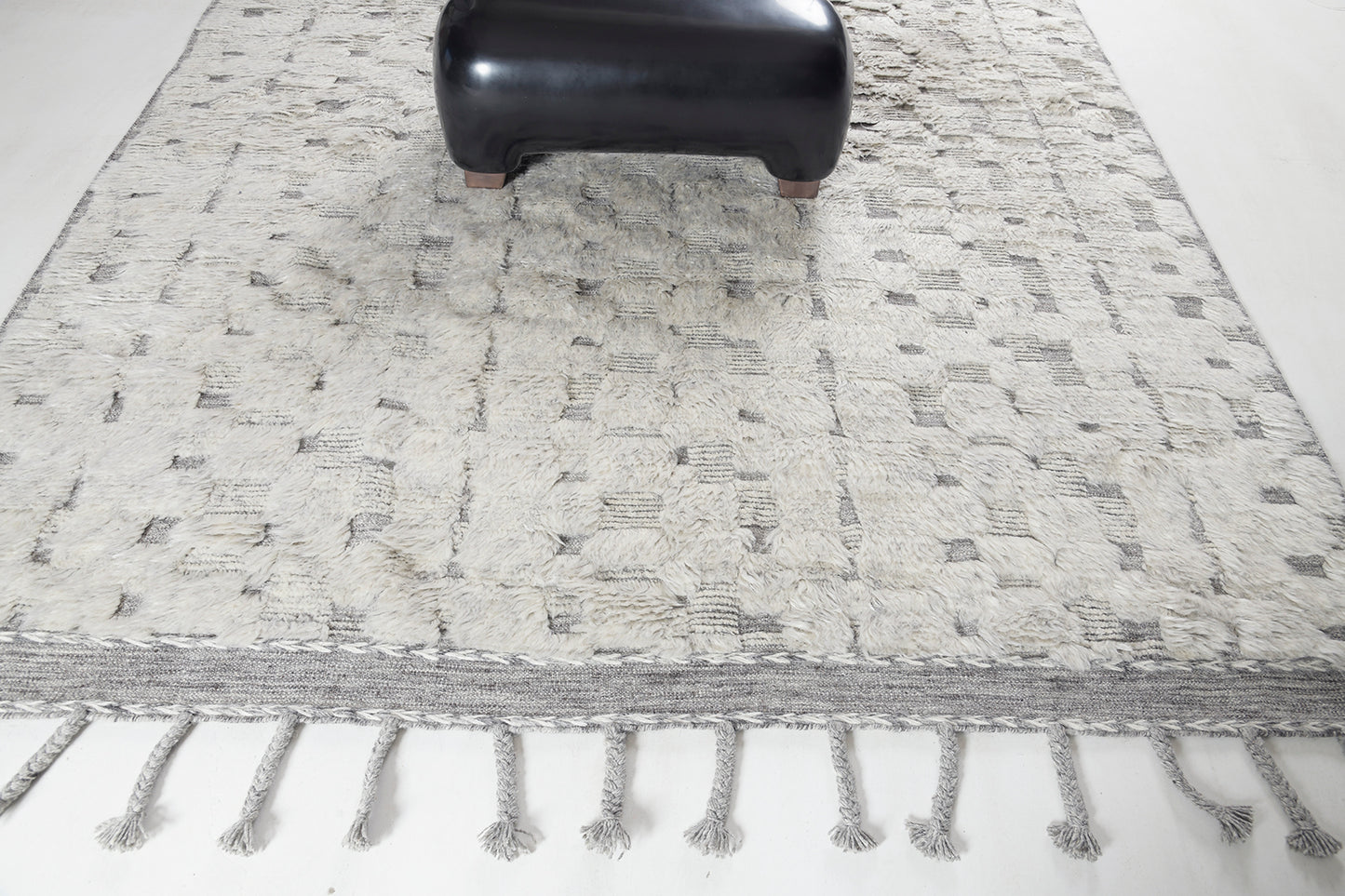Modern Rug Image 2676 Crane, Sandpiper Collection