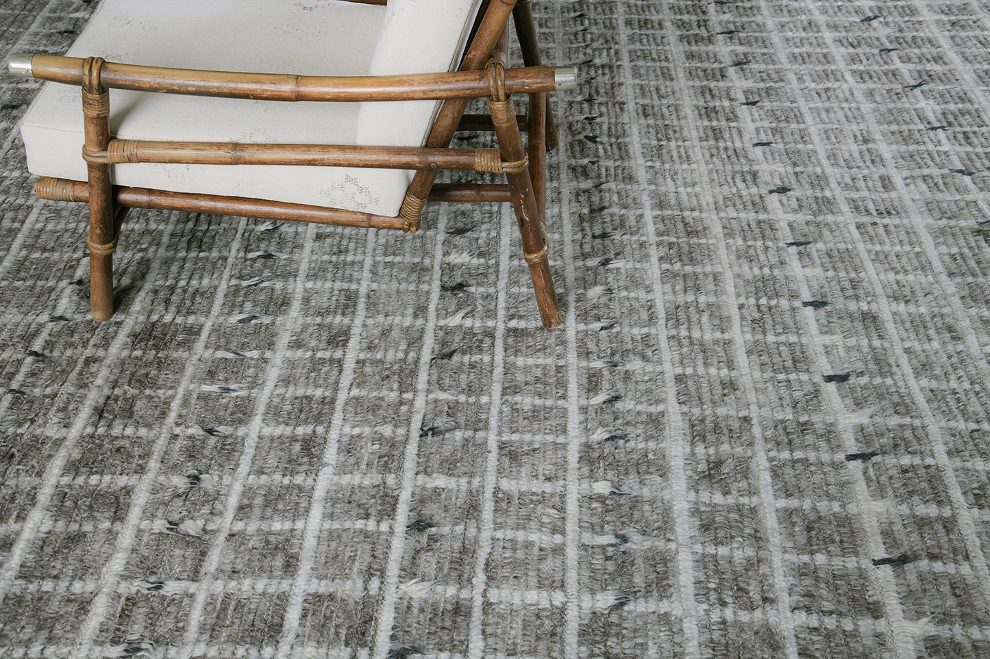 Modern Rug Image 784 Amihan, Sahara Collection 29709