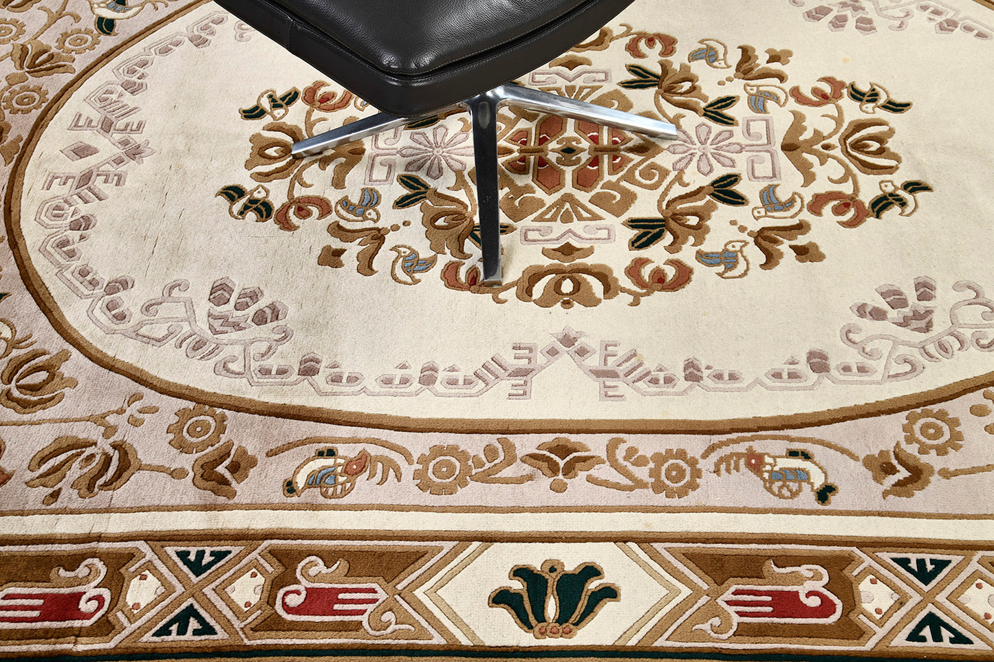 Chinese Medallion Design Rug