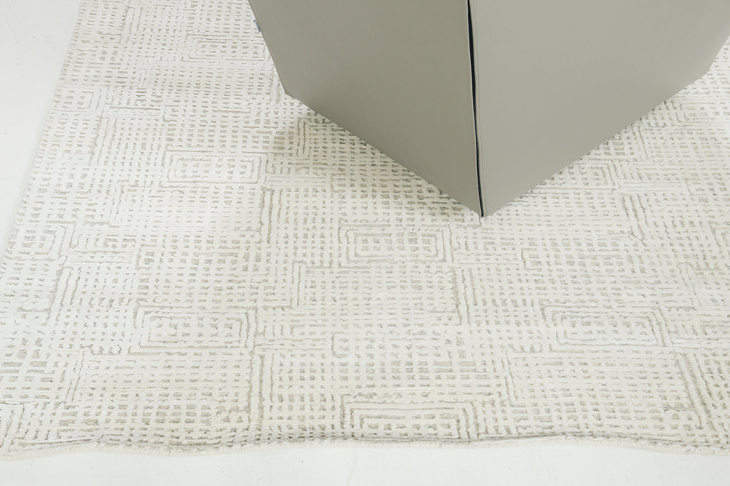Modern Rug Image 11045 Synapse, Elan Collection