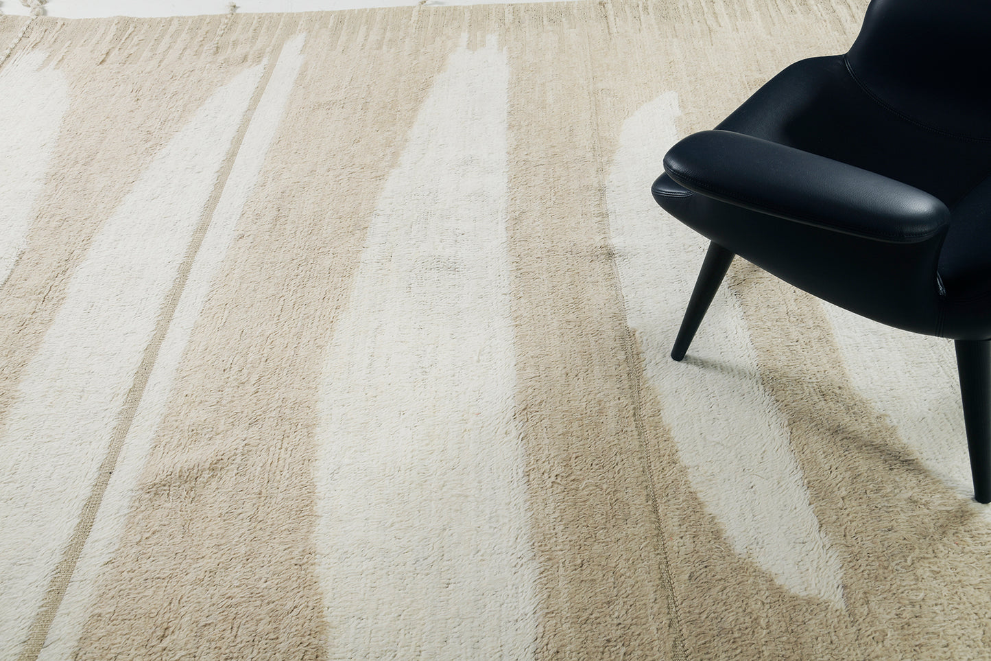 Modern Rug Image 1459 Baddis, Atlas Collection