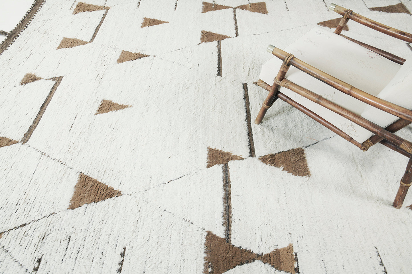 Modern Rug Image 2777 Darbu, Atlas Collection