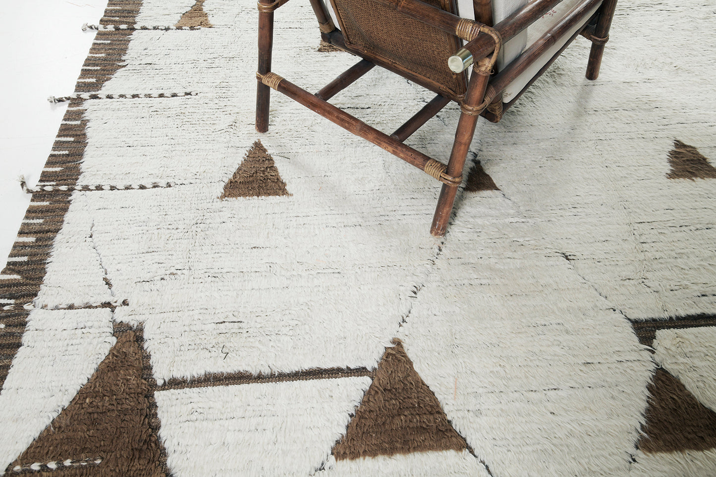 Modern Rug Image 2779 Darbu, Atlas Collection