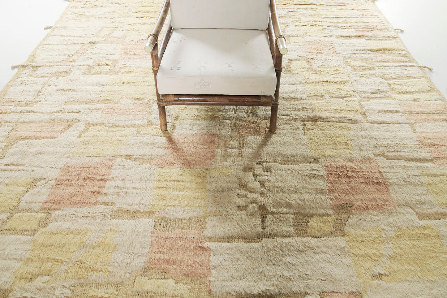 Modern Rug Image 5892 Kella, Atlas Collection