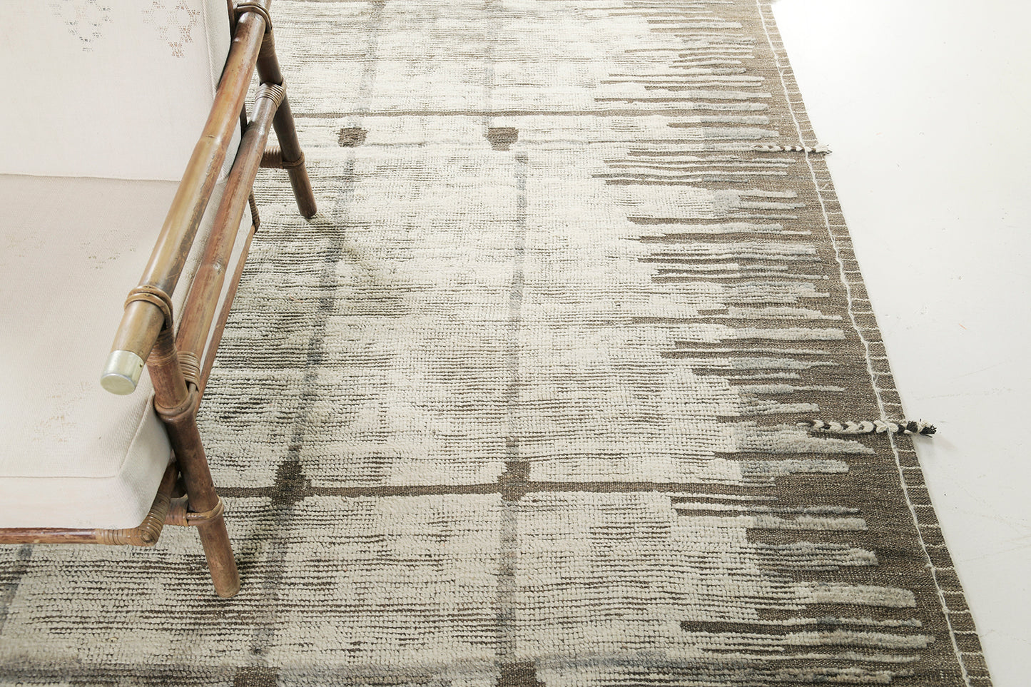 Modern Rug Image 2839 Dassin, Atlas Collection, Seasons
