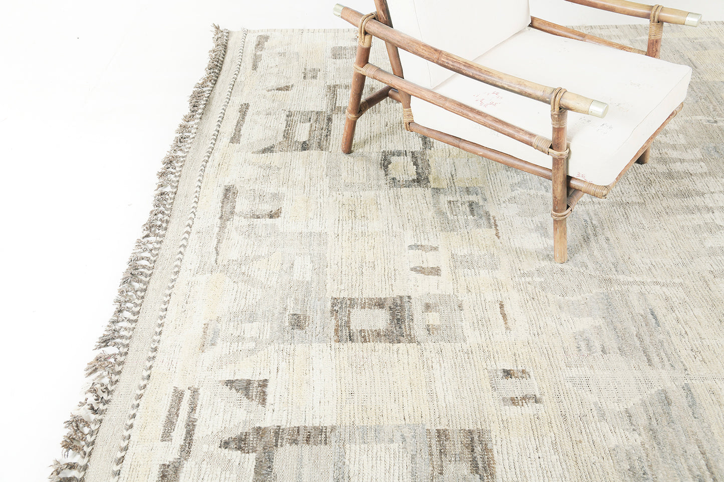 Modern Rug Image 6358 Lunja, Atlas Collection, Seasons