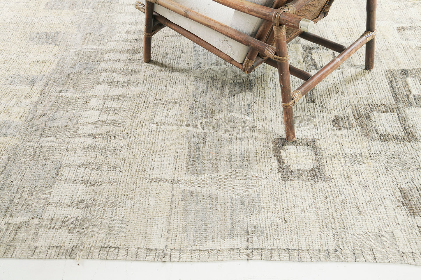 Modern Rug Image 6355 Lunja, Atlas Collection, Seasons