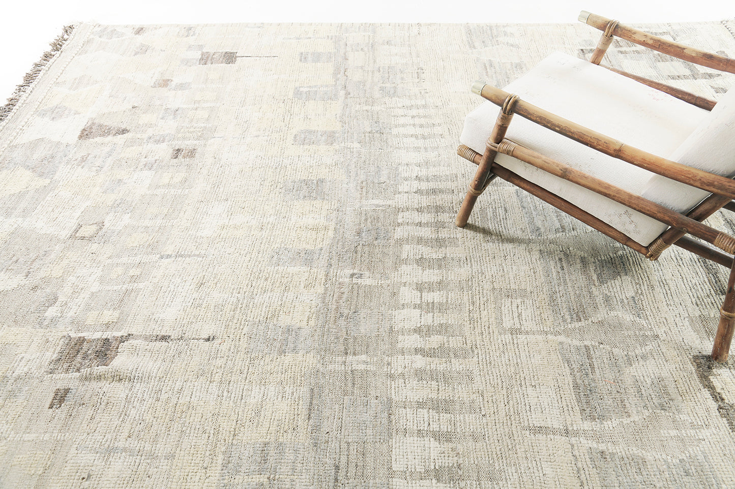 Modern Rug Image 6356 Lunja, Atlas Collection, Seasons