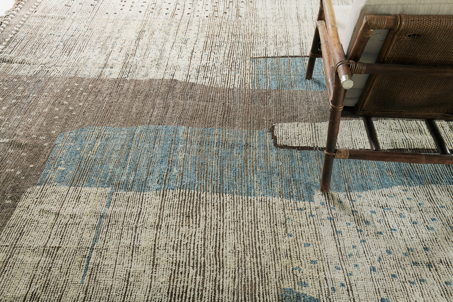 Modern Rug Image 5487 Iriqui, Atlas Collection, Seasons