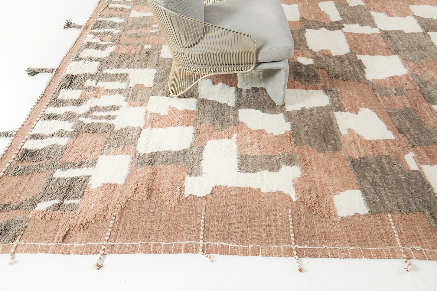 Modern Rug Image 12206 Ussem, Atlas Collection