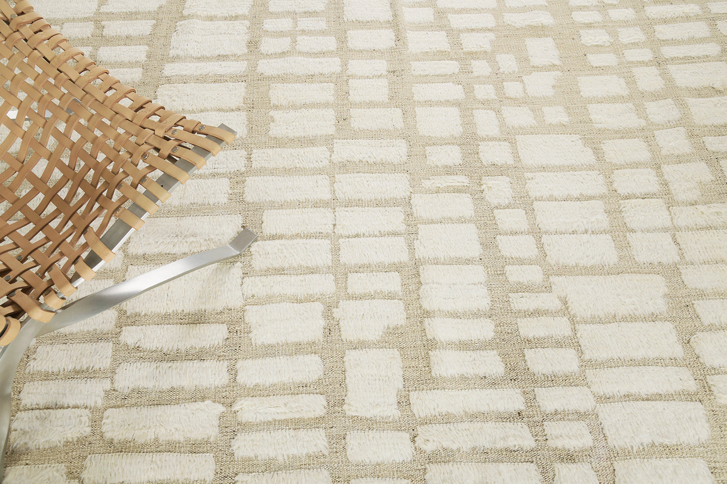Modern Rug Image 1140 Arezqi, Atlas Collection