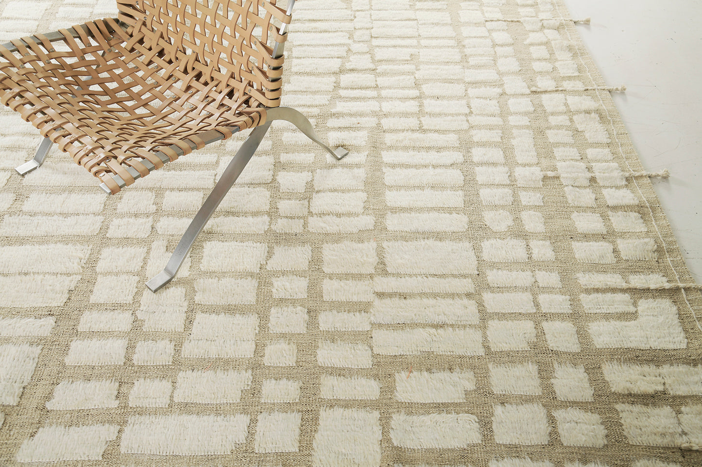 Modern Rug Image 1139 Arezqi, Atlas Collection