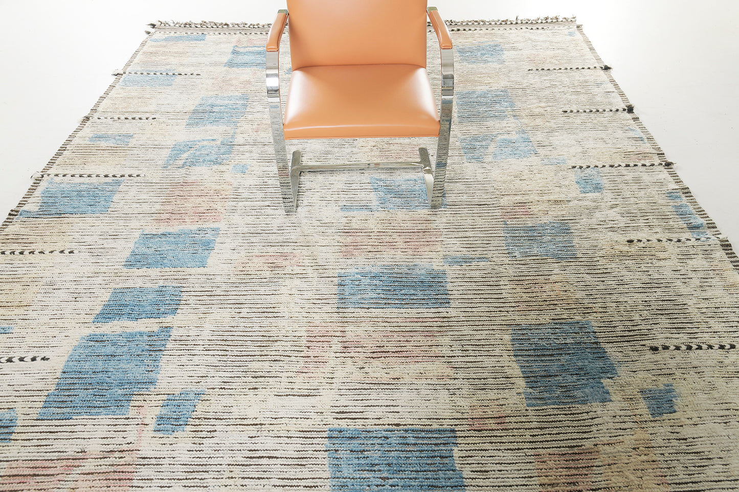 Modern Rug Image 5907 Kella, Atlas Collection, Seasons