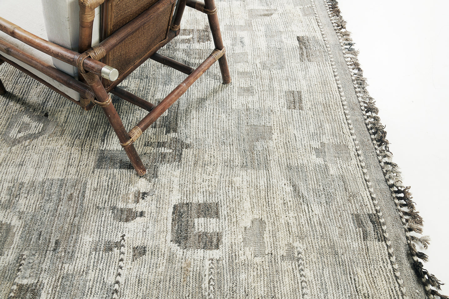 Modern Rug Image 1275 Awsim, Atlas Collection, Seasons