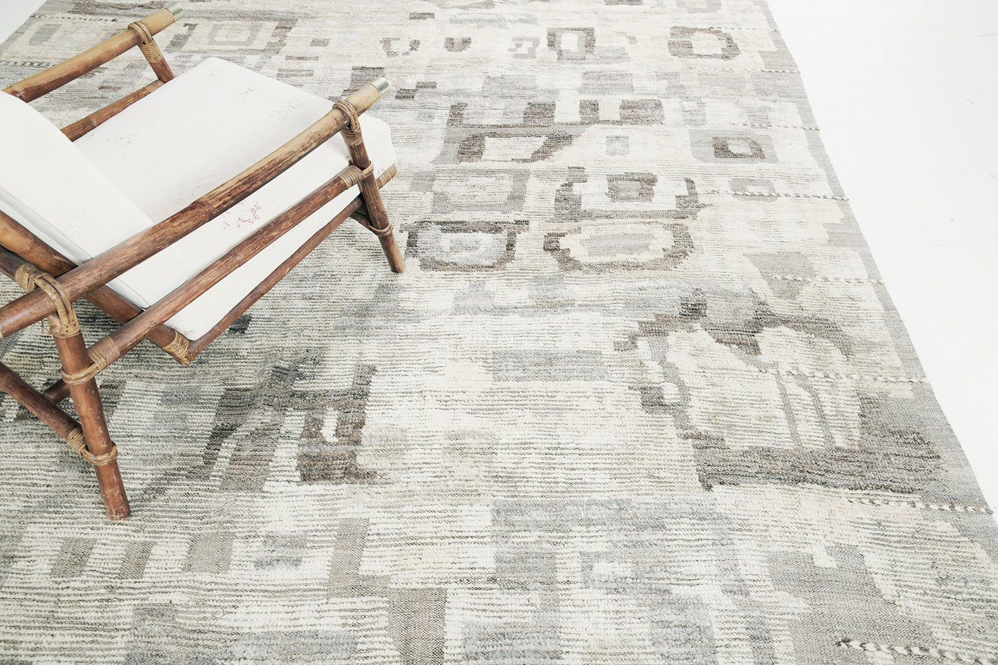Modern Rug Image 1286 Awsim, Atlas Collection, Seasons