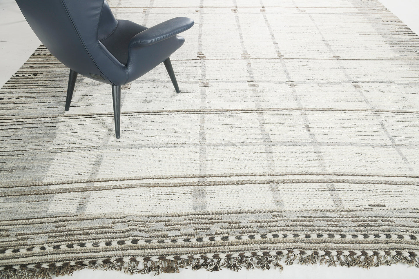 Modern Rug Image 2833 Dassin, Atlas Collection, Seasons