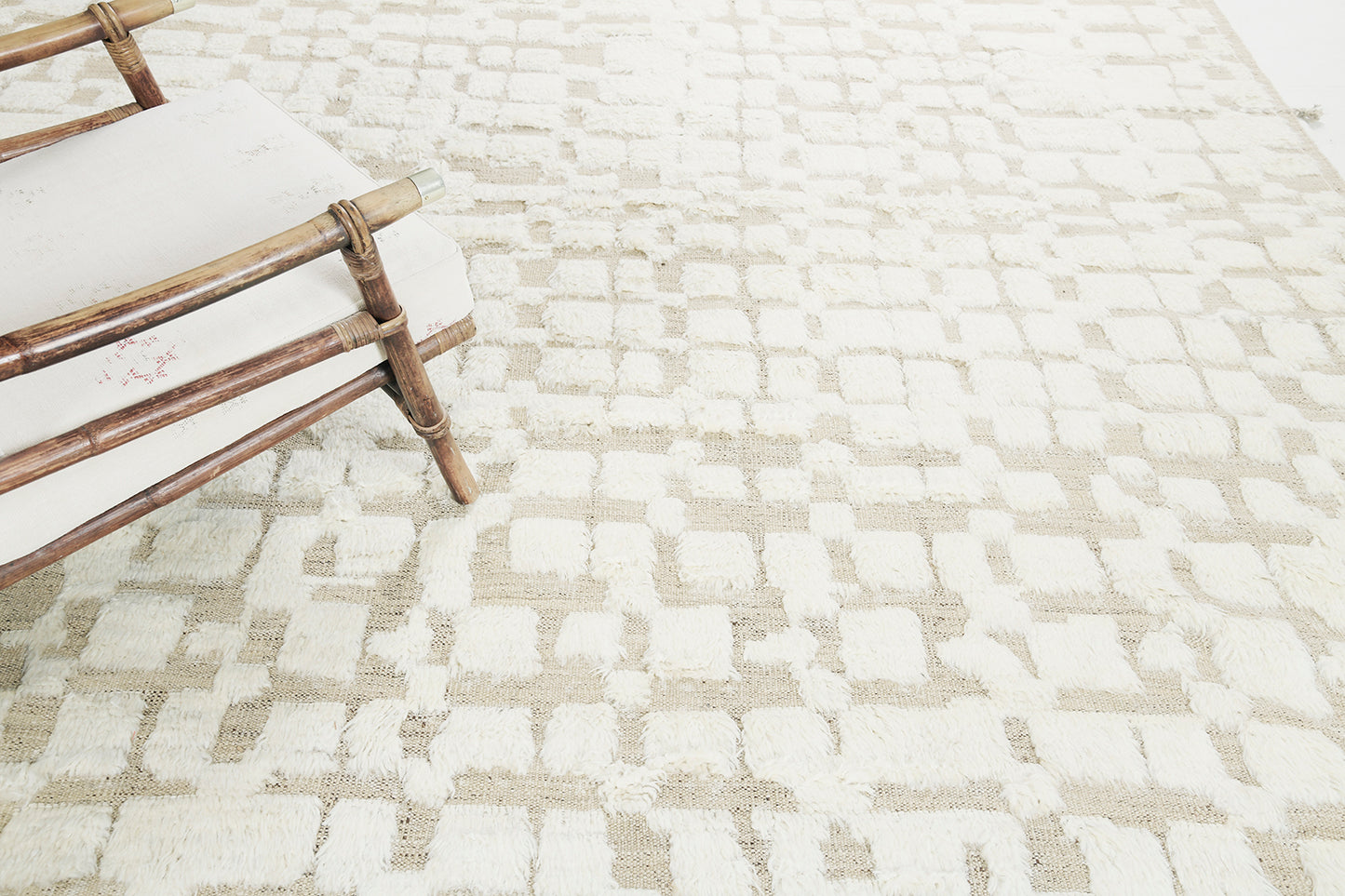 Modern Rug Image 1114 Anzade, Atlas Collection