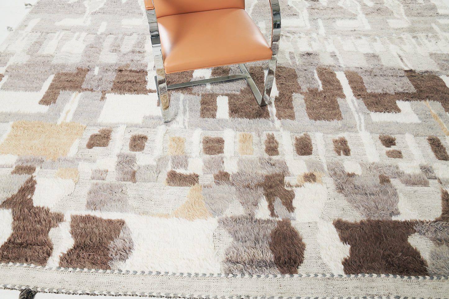 Modern Rug Image 6352 Lunja, Atlas Collection