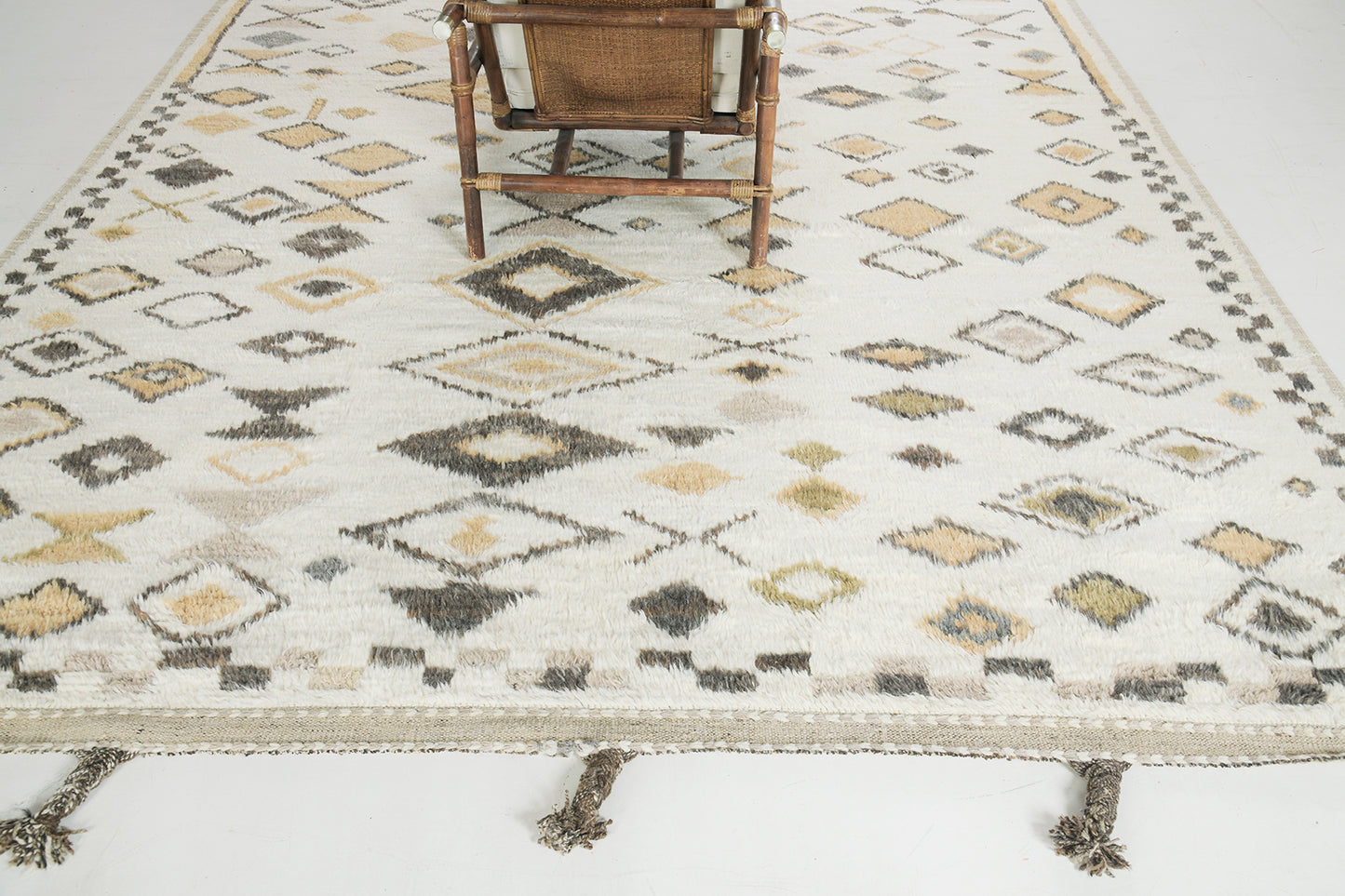Modern Rug Image 2216 Byzacena, Atlas Collection