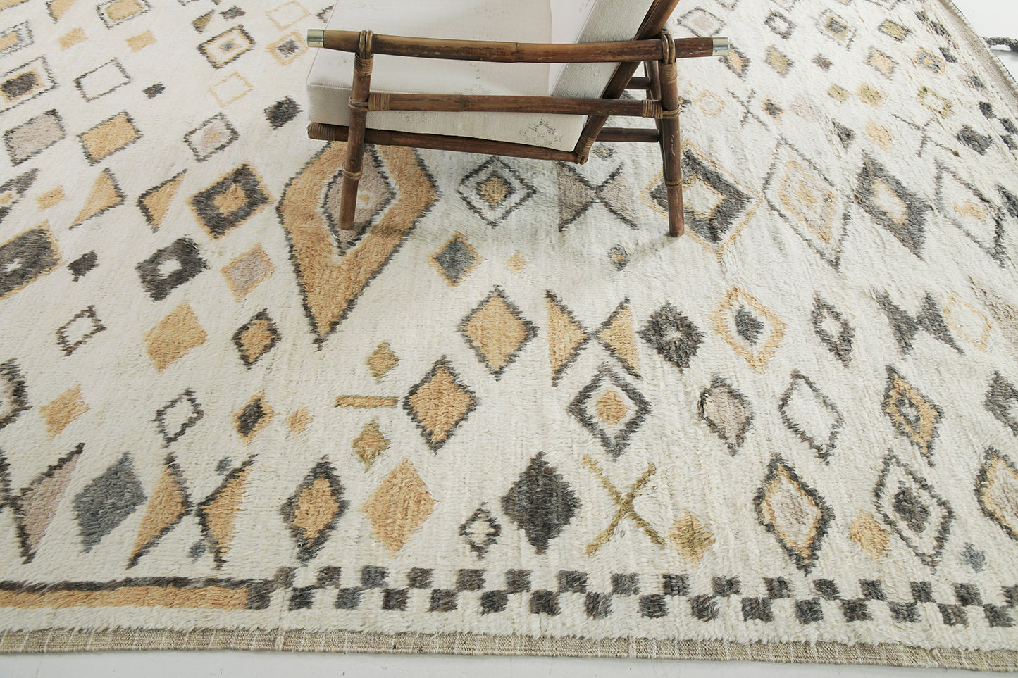 Modern Rug Image 2217 Byzacena, Atlas Collection