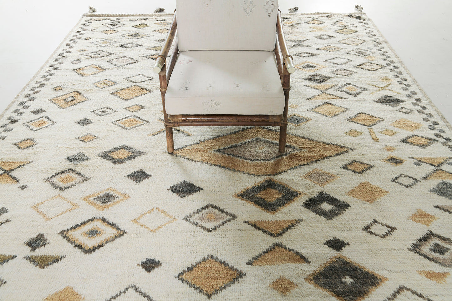 Modern Rug Image 2197 Byzacena, Atlas Collection