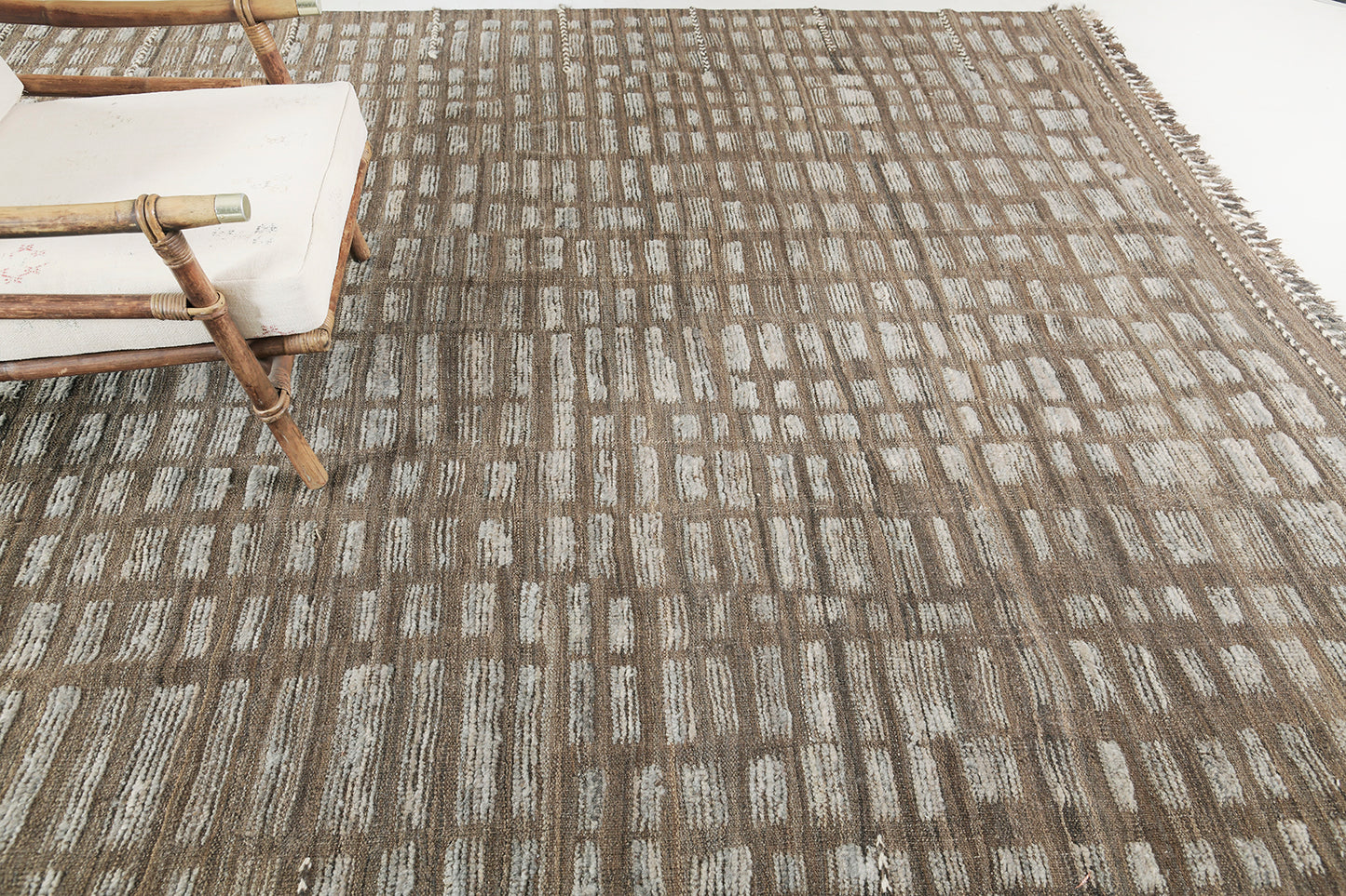 Modern Rug Image 1157 Arezqi, Atlas Collection, Seasons