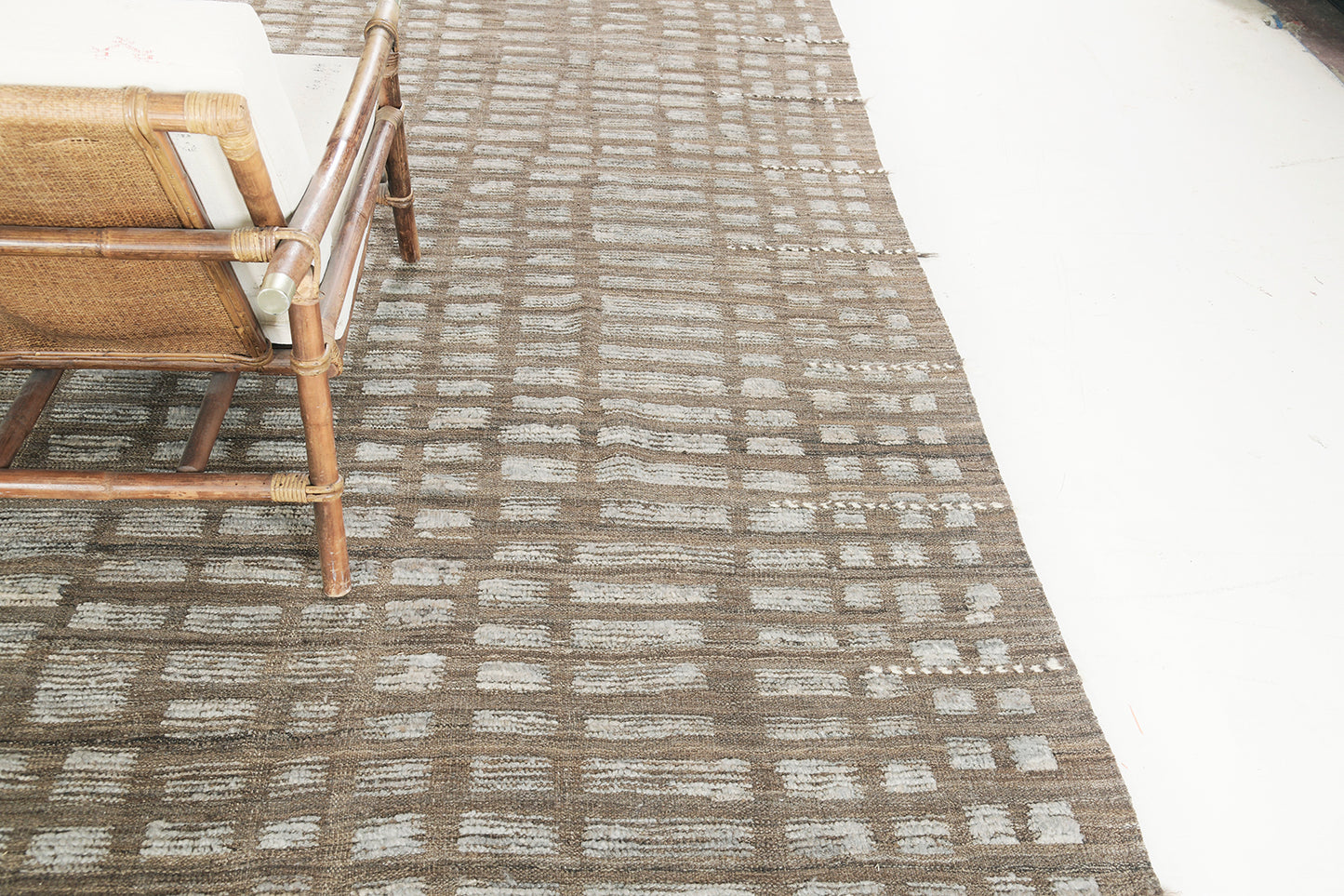 Modern Rug Image 1158 Arezqi, Atlas Collection, Seasons