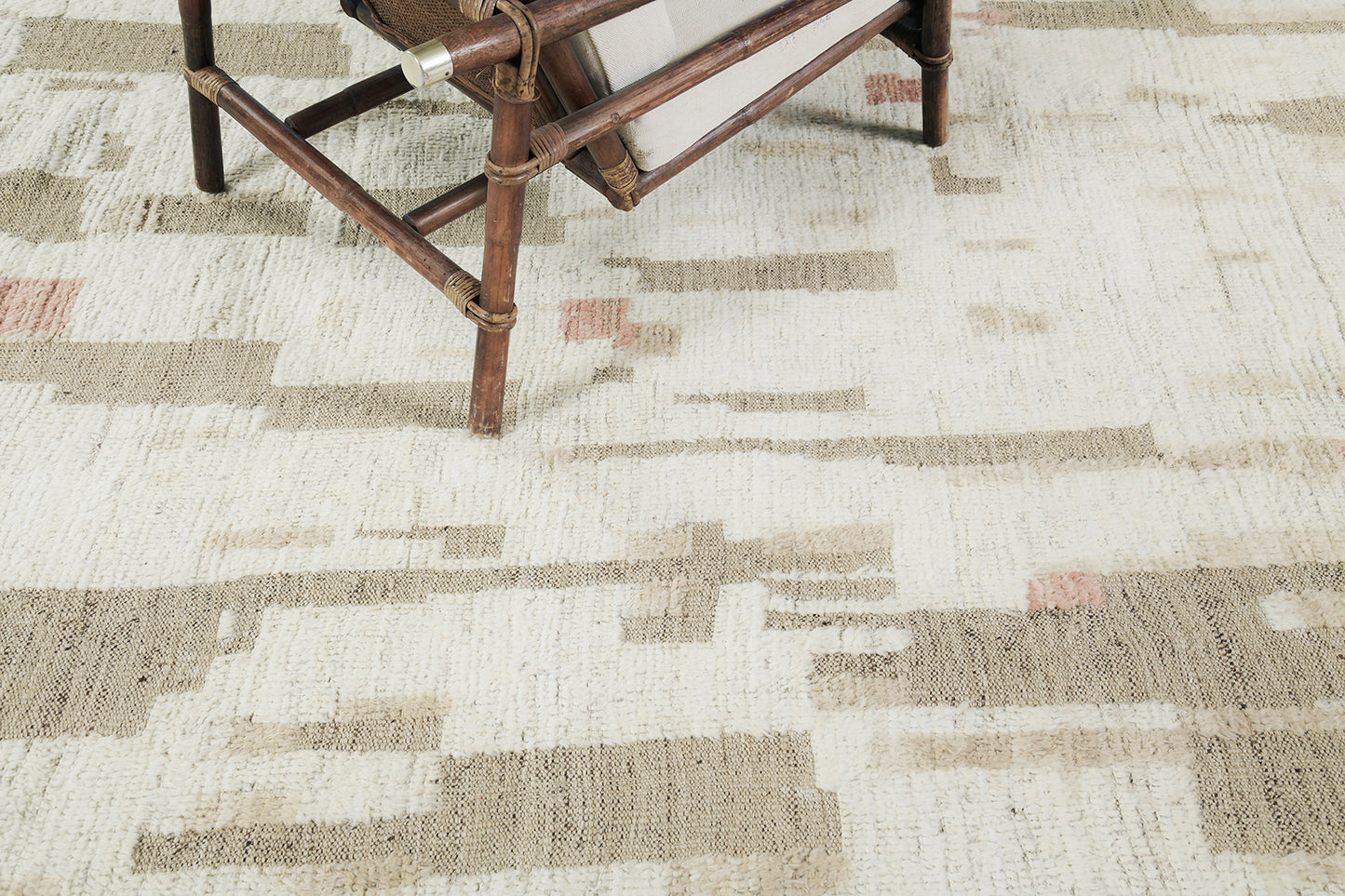 Modern Rug Image 1281 Ayrad, Atlas Collection
