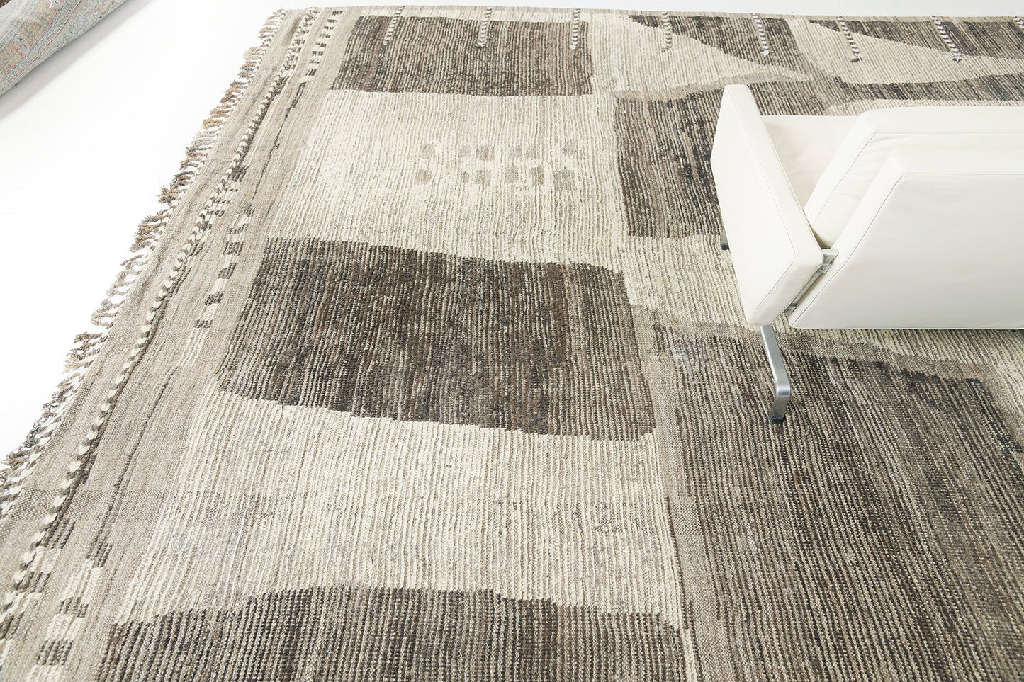 Modern Rug Image 498 Akal, Atlas Collection, Seasons