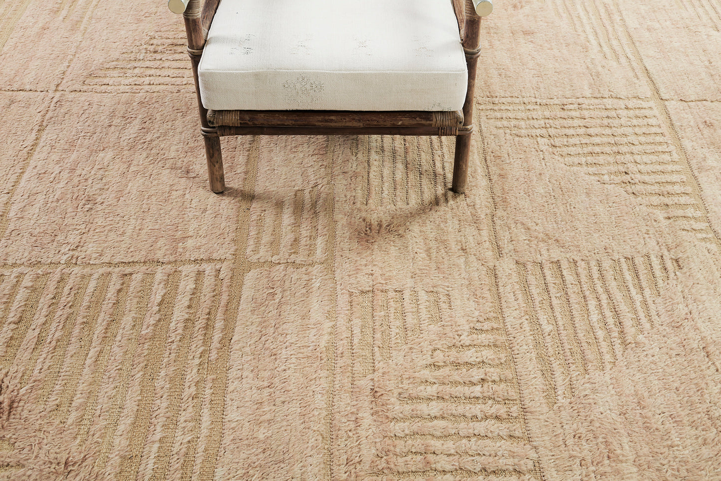 Modern Rug Image 11866 Tisent, Atlas Collection