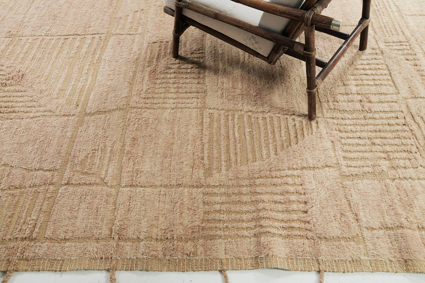 Modern Rug Image 11867 Tisent, Atlas Collection