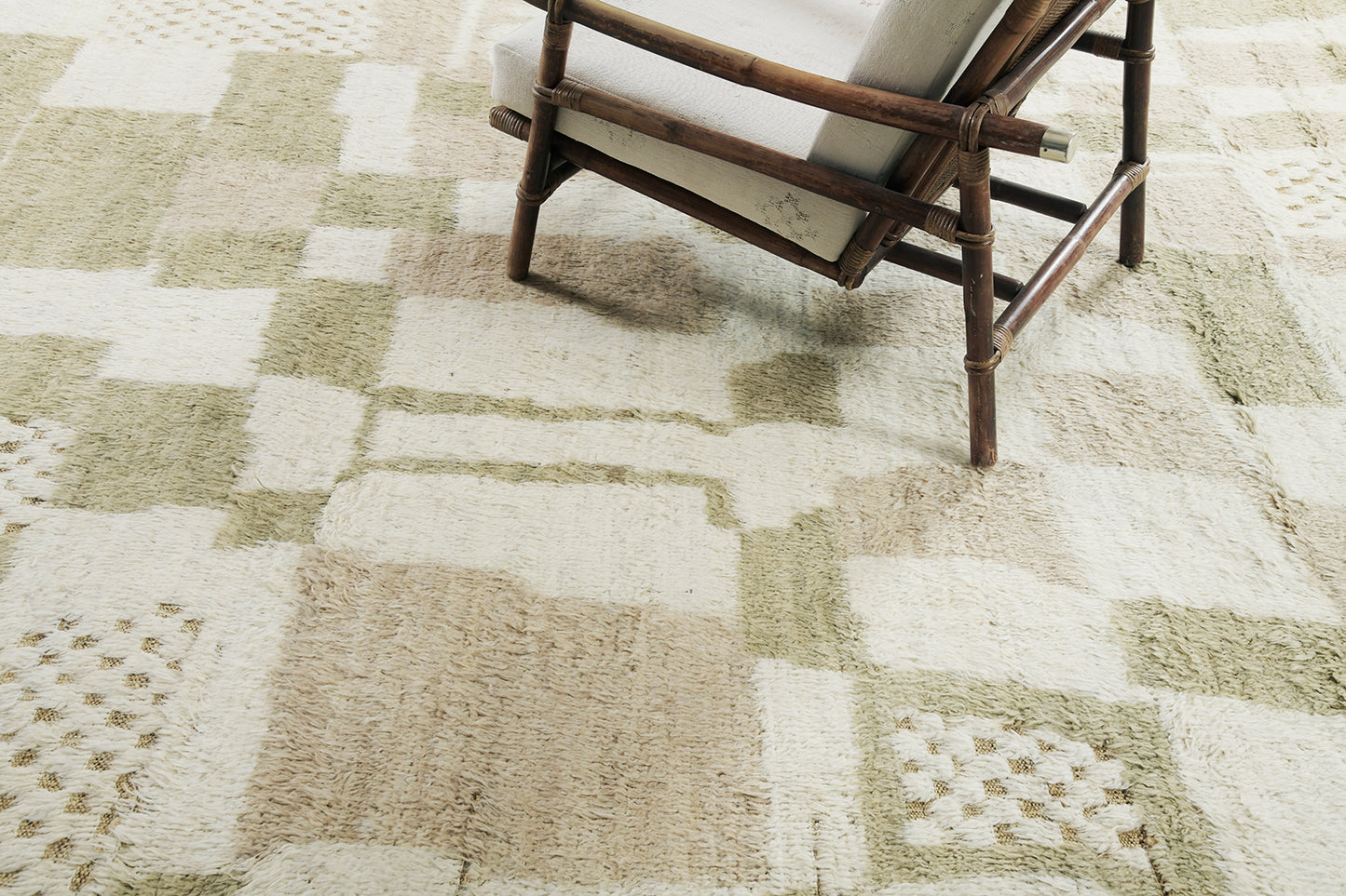 Modern Rug Image 11903 Tladtig, Atlas Collection