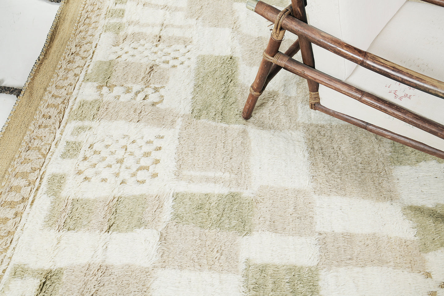 Modern Rug Image 11905 Tladtig, Atlas Collection