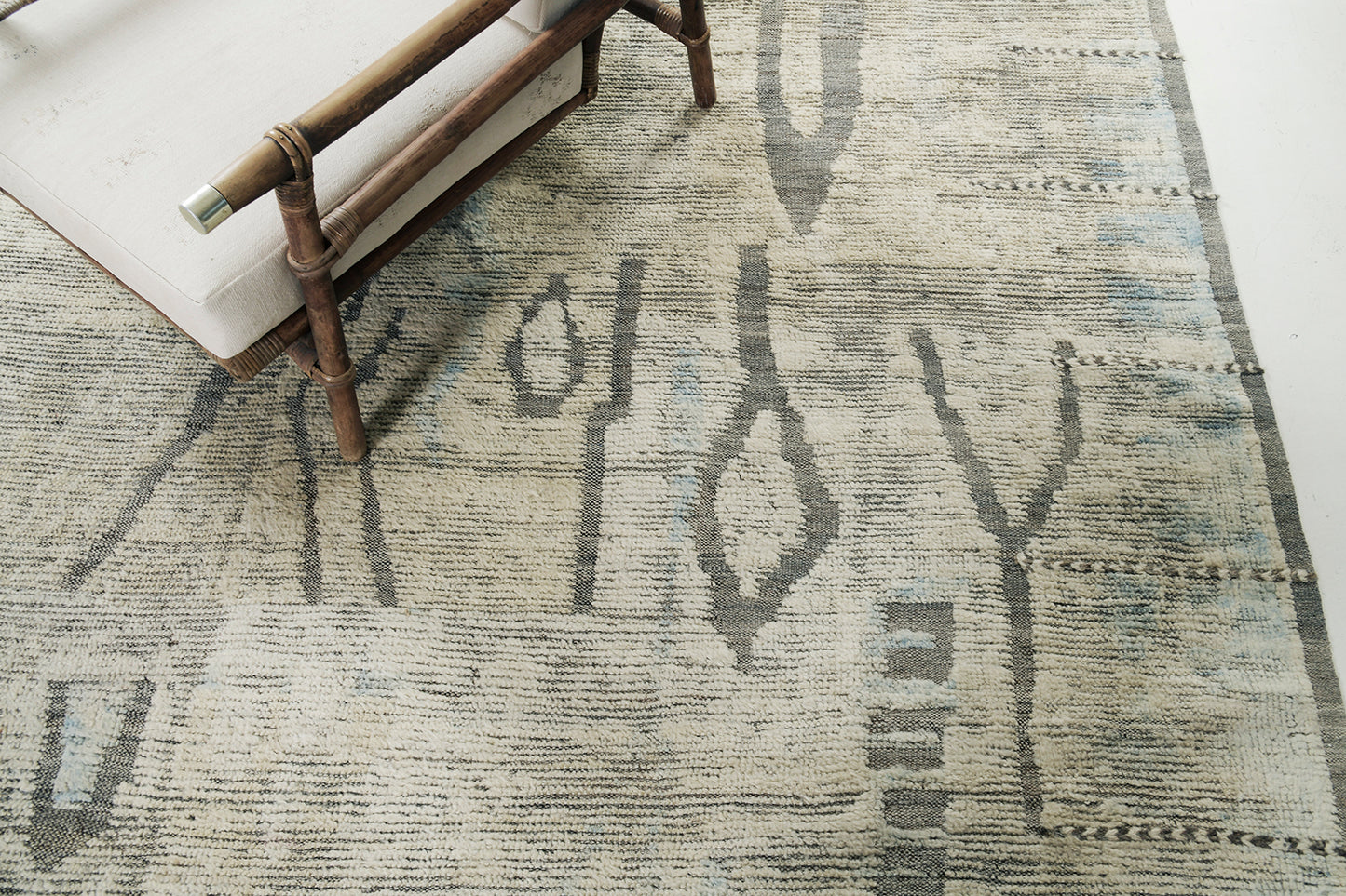 Modern Rug Image 9646 Rikasa, Atlas Collection, Seasons
