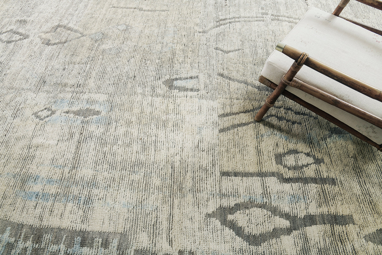 Modern Rug Image 9647 Rikasa, Atlas Collection, Seasons