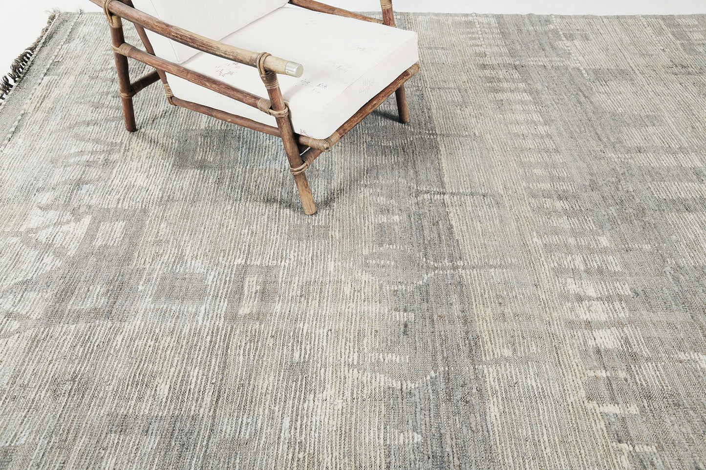 Modern Rug Image 6367 Lunja, Atlas Collection, Seasons