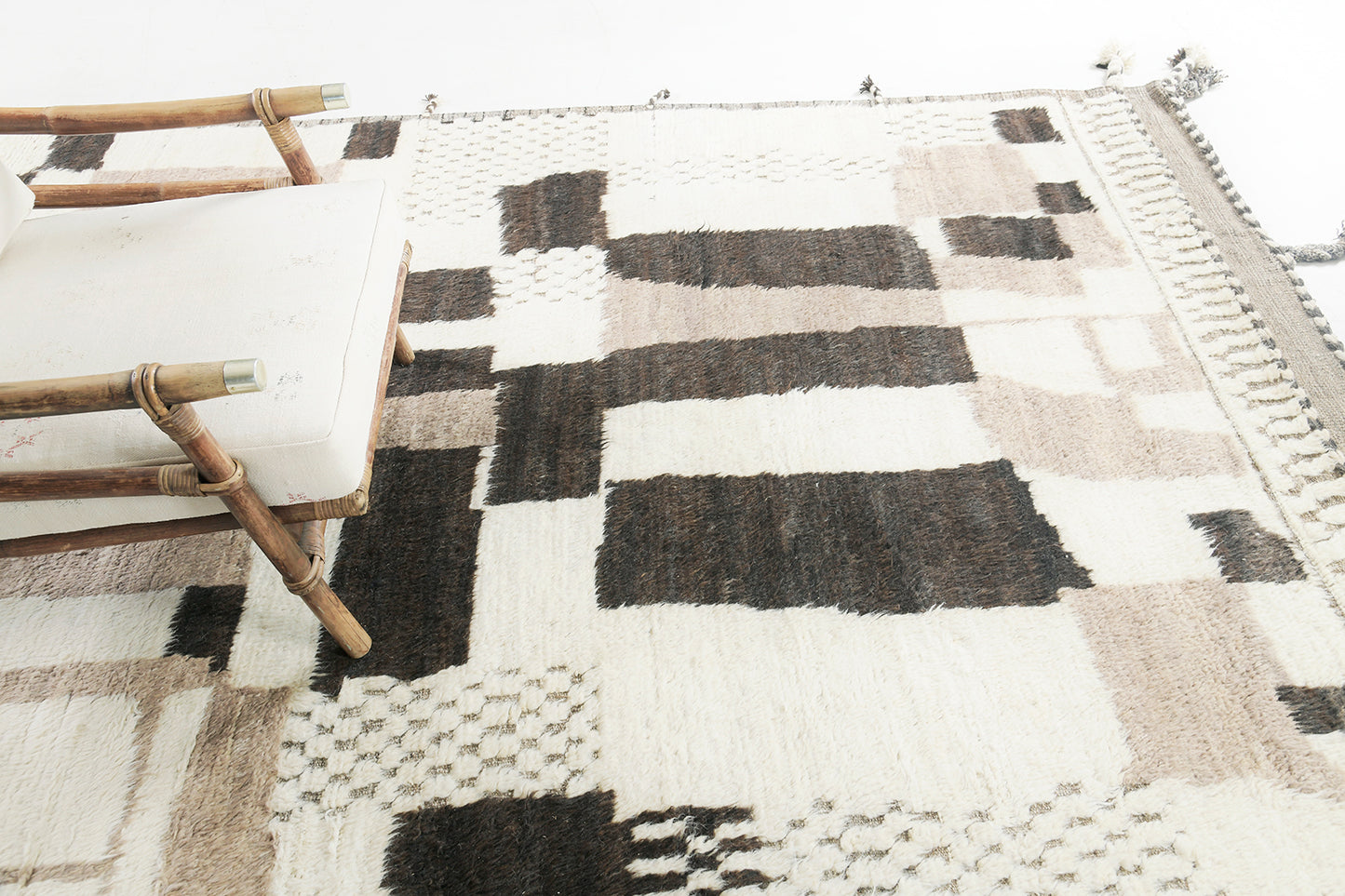 Modern Rug Image 11913 Tladtig, Atlas Collection