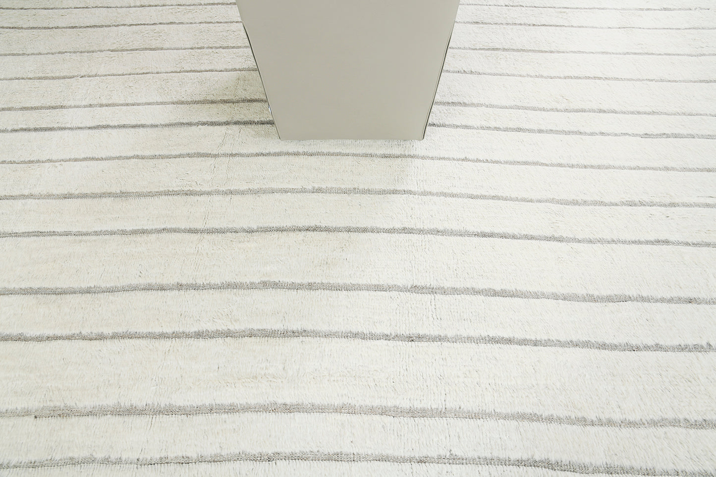 Modern Rug Image 5956 Kit Moresby II, Atlas Collection
