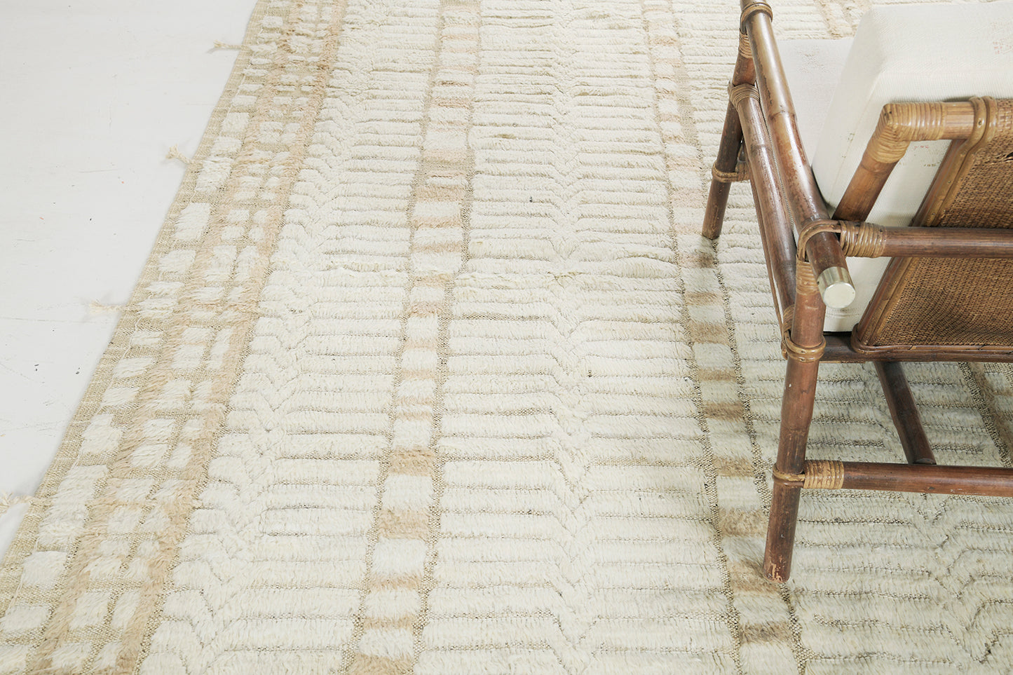 Modern Rug Image 11193 Tala, Atlas Collection