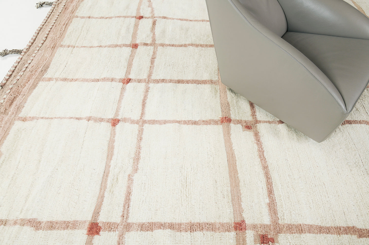 Modern Rug Image 2823 Dassin, Atlas Collection