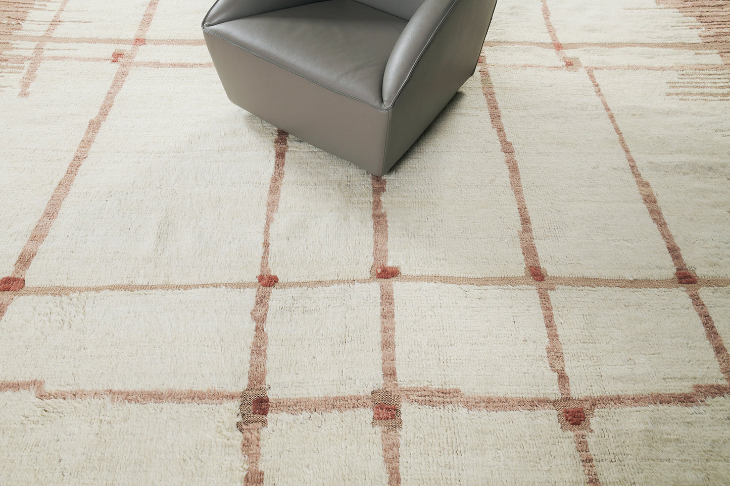 Modern Rug Image 2825 Dassin, Atlas Collection