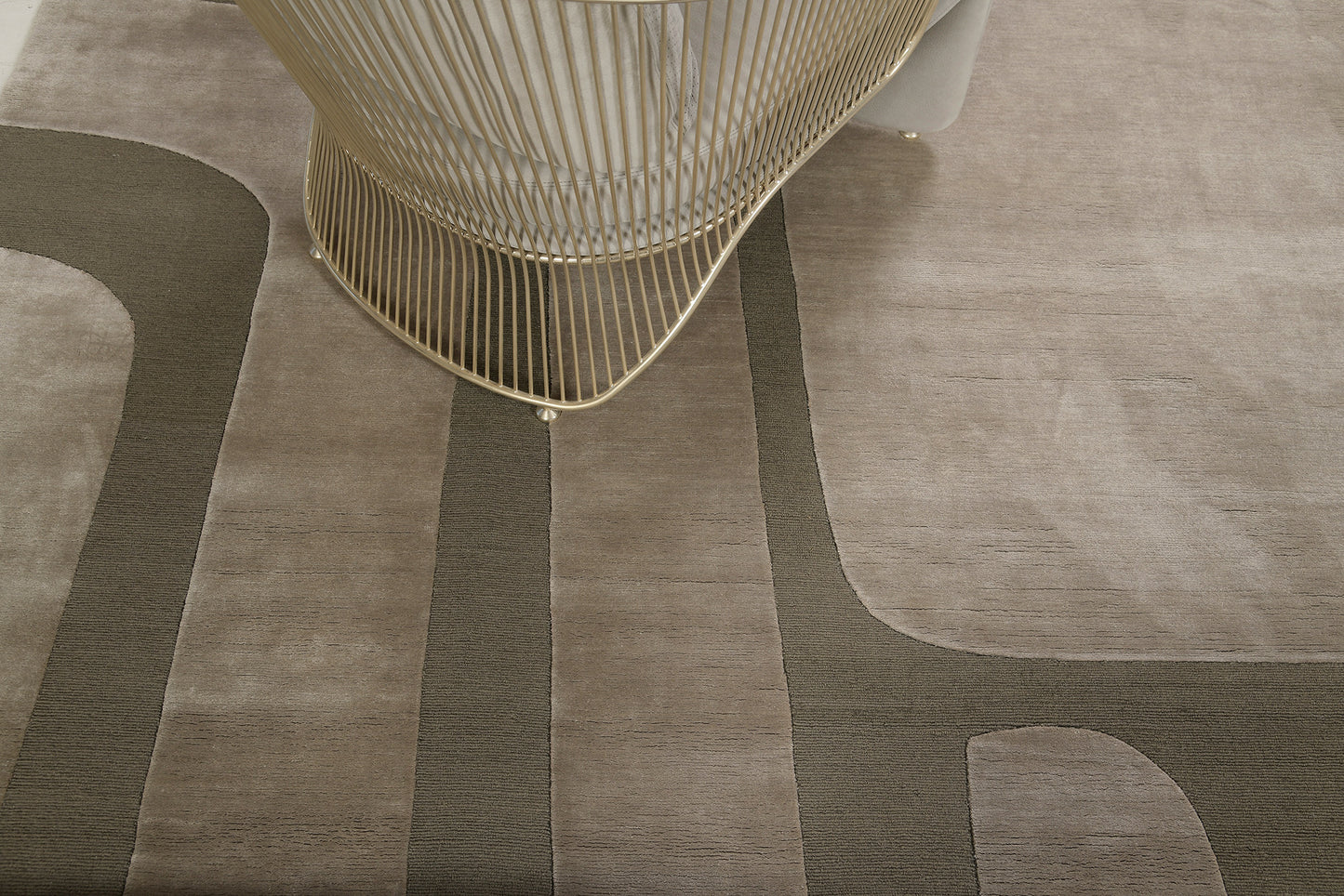 Modern Rug Image 9677 Roca by Erinn V.