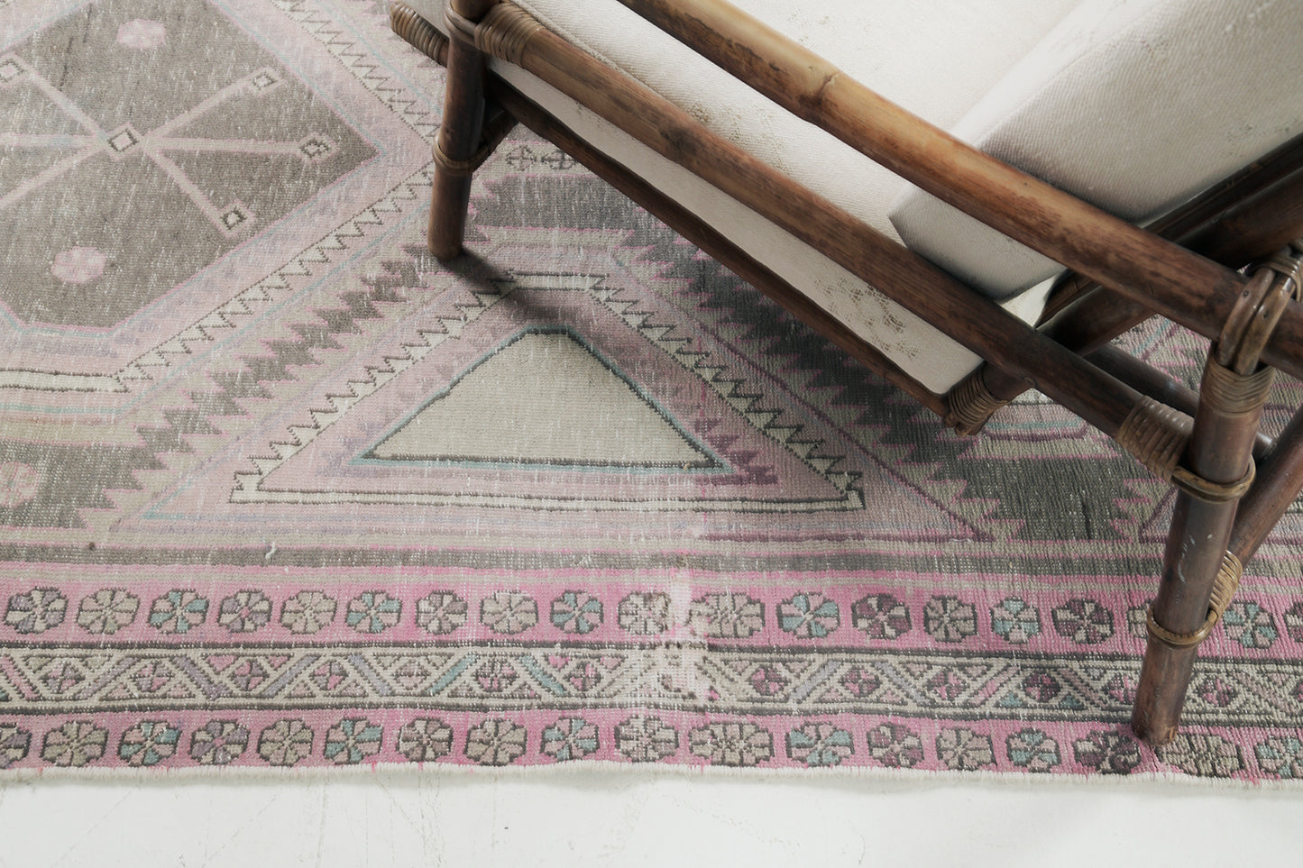 Persian Rug 3266 Vintage Persian Bakhtiari 29958