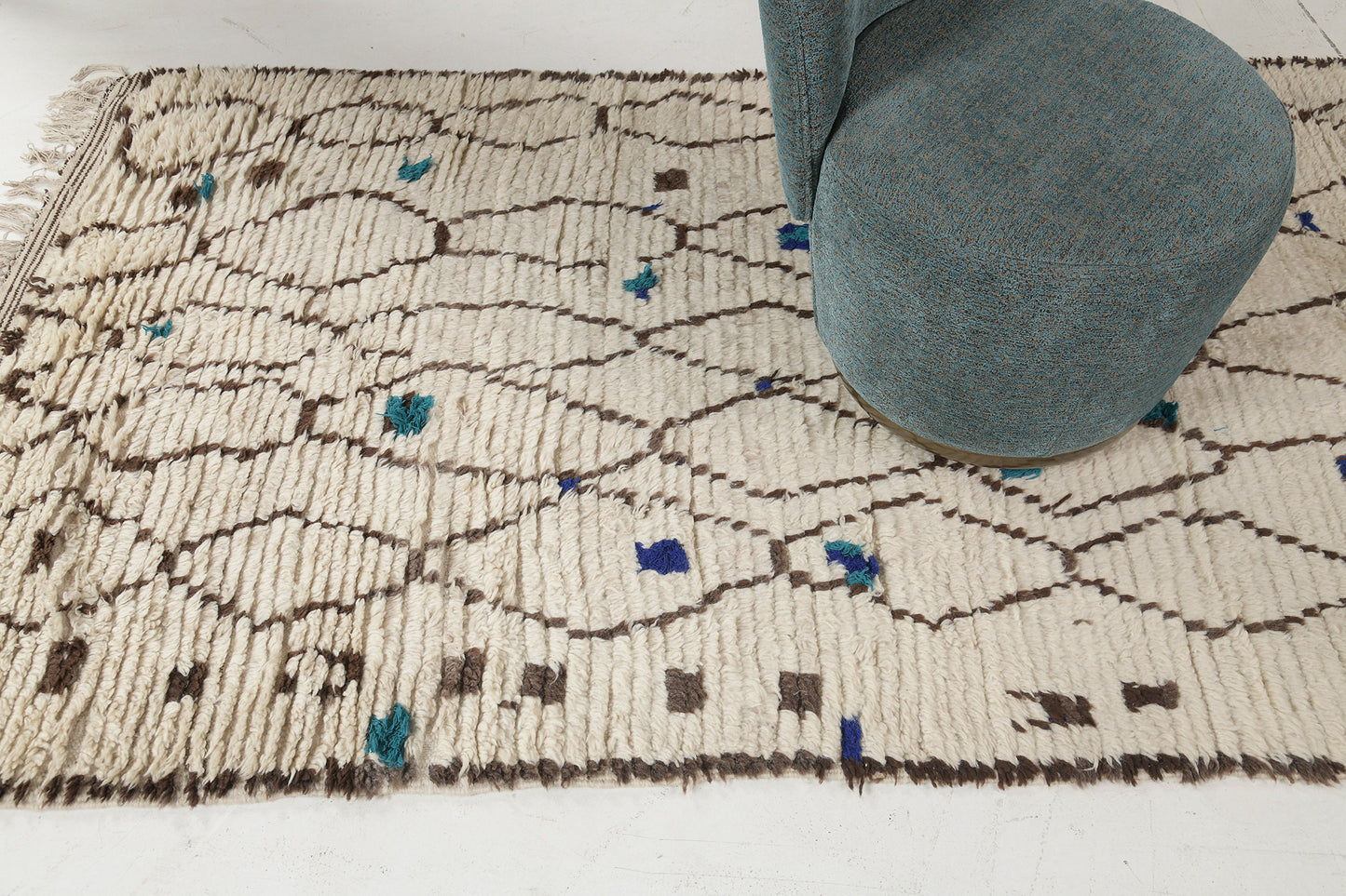 Modern Rug Image 12360 Vintage Moroccan Azilal Rug