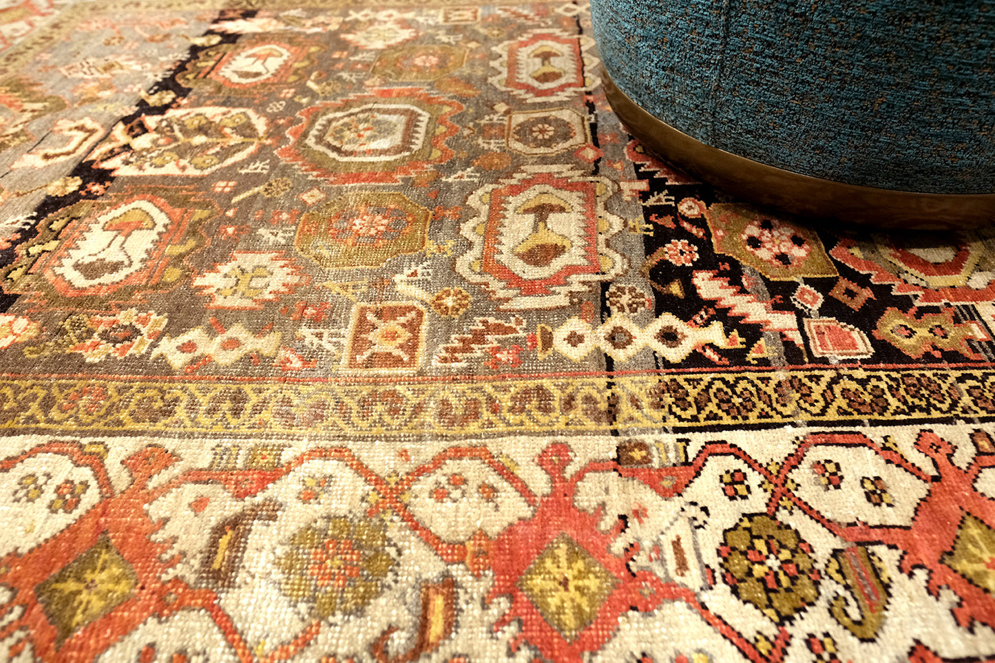 Antique Persian Bidjar 30024